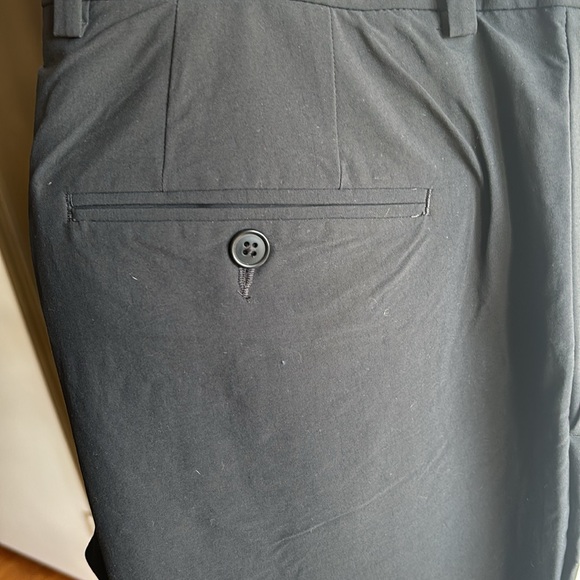 GAP Gapfit Drive Performance Khakis (30x32) - Picture 3 of 4